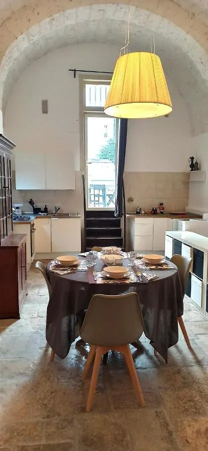 Spaziosa Casa Antica Bari Apartment